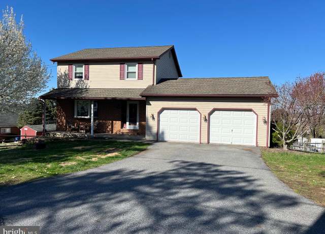 Property at 2812 Moyers Lane Ln, Reading, PA 19605, 3 beds, 1.5 baths