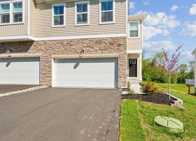 Property at 727 Hunsberger Rd, Spring City, PA 19475, 3 beds, 3 baths