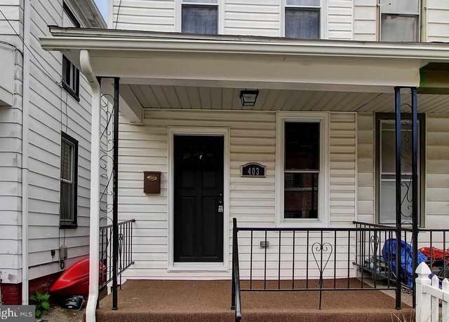 Property at 403 Pine St, Hanover, PA 17331, 3 beds, 1.5 baths