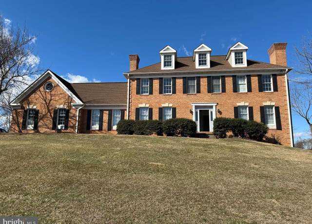 Property at 8484 Turkey Run Dr, Warrenton, VA 20187, 4 beds, 3 baths