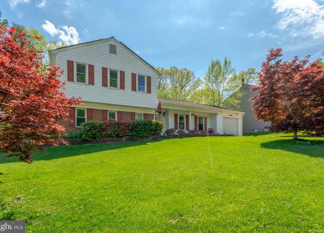 Property at 9341 Tartan View Dr, Fairfax, VA 22032, 4 beds, 2.5 baths