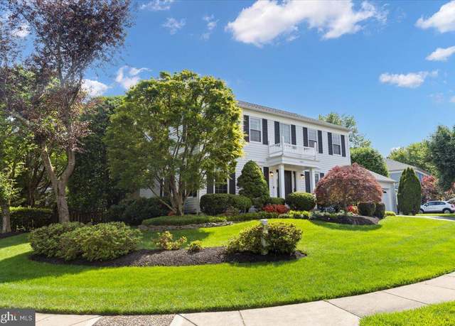 Property at 1587 Kingstream Cir, Herndon, VA 20170, 4 beds, 3.5 baths