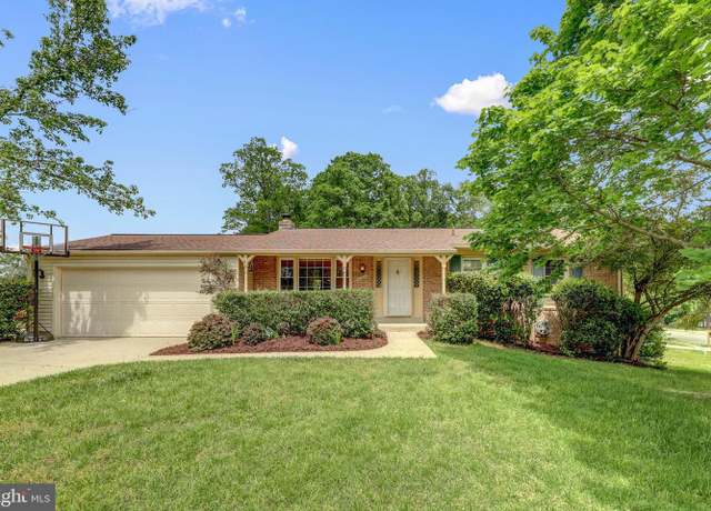 Property at 3200 Manitoba Dr, Woodbridge, VA 22192, 4 beds, 3 baths