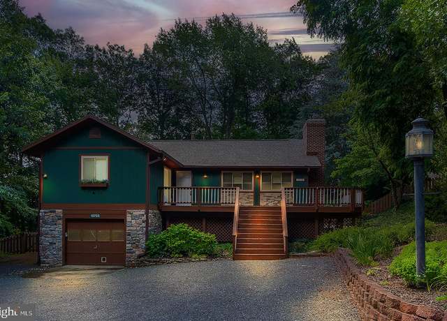 Property at 15755 Wakefield Ct, Haymarket, VA 20169, 3 beds, 3 baths