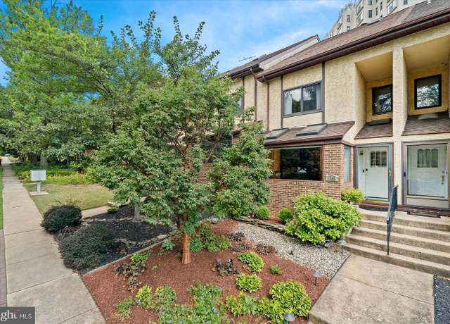 Property at 1309 W 10th St, Wilmington, DE 19806, 3 beds, 2.5 baths