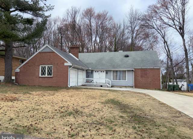 Property at 301 Hialeah Dr, Cherry Hill, NJ 08002, 4 beds, 4 baths