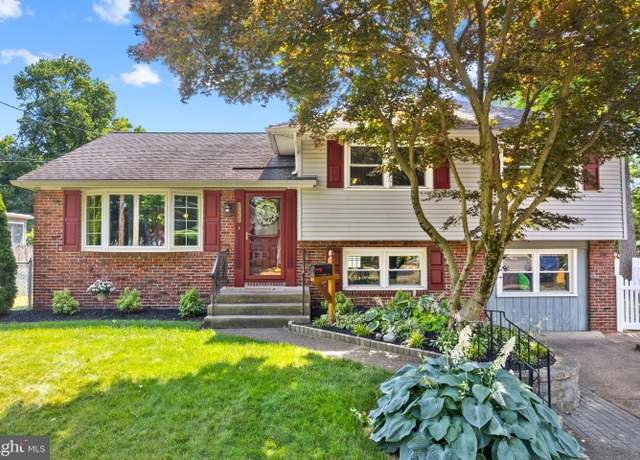 Property at 1233 Oakwood Rd, Haddonfield, NJ 08033, 3 beds, 1.5 baths