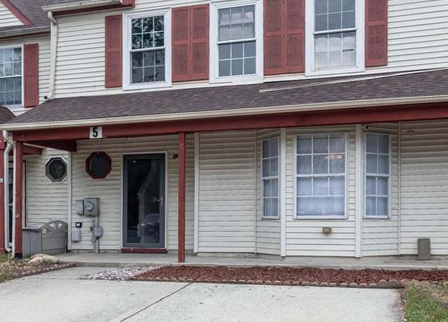 Property at 5 Summit Ct, Clementon, NJ 08021, 3 beds, 2.5 baths