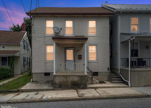 Property at 160 N Second St, Mcsherrystown, PA 17344, 3 beds, 1 bath