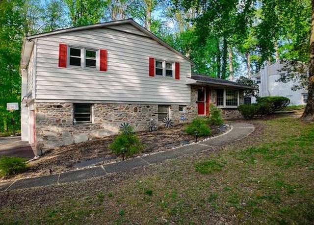 Property at 113 Creekwood Dr, Feasterville Trevose, PA 19053, 4 beds, 3.5 baths