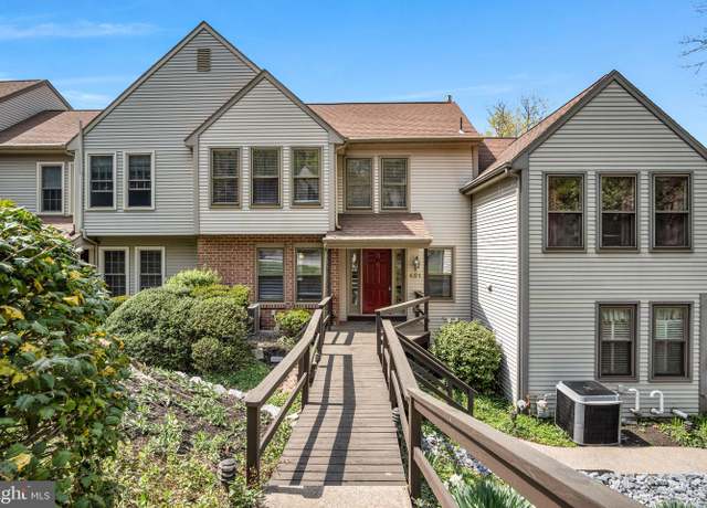 Property at 451 Lovell Ct, Hummelstown, PA 17036, 2 beds, 2.5 baths