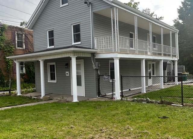 Property at 139 S Fourth St, Chambersburg, PA 17201, 3 beds, 1 bath