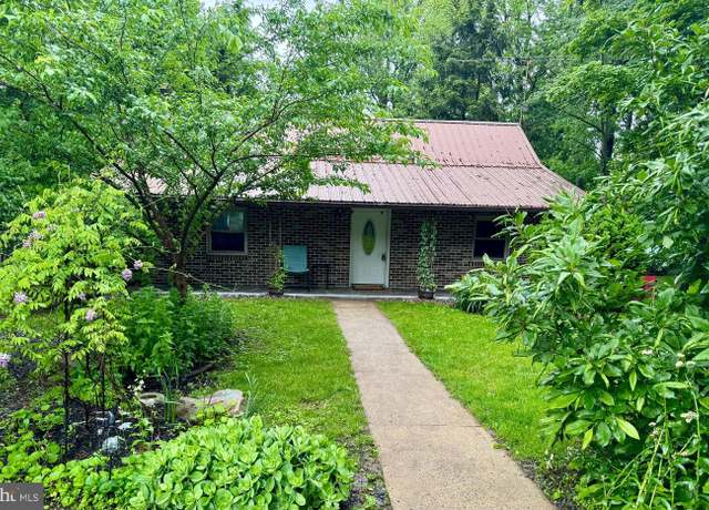 Property at 321 W 28th Division Hwy, Lititz, PA 17543, 3 beds, 1 bath