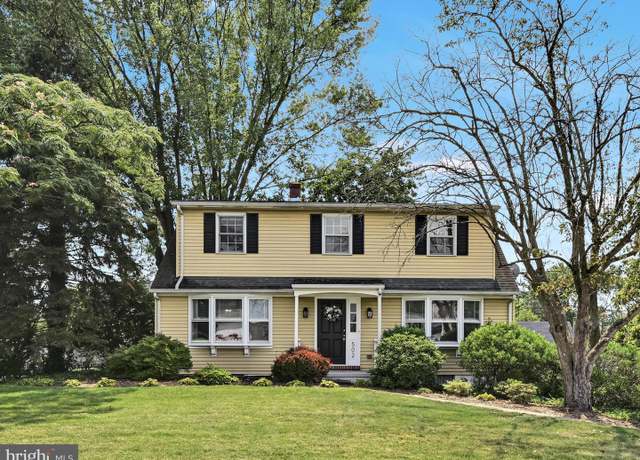 Property at 502 Willow Ln, Lancaster, PA 17601, 3 beds, 2 baths