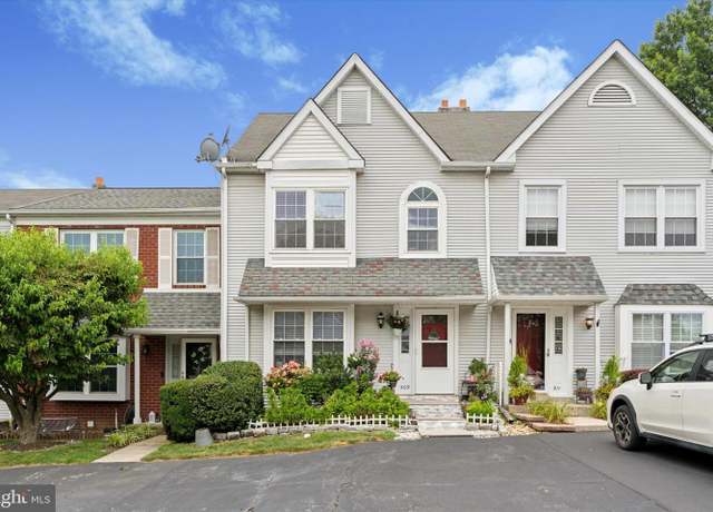 Property at 509 Carousel Cir, Norristown, PA 19403, 2 beds, 1.5 baths