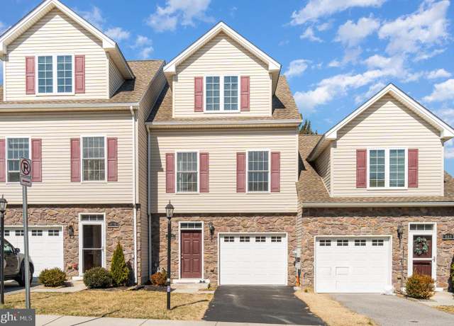 Property at 863 Blossom Dr, Hanover, PA 17331, 4 beds, 3 baths