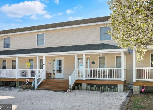 Property at 6494 Coachs Ln, Chincoteague Island, VA 23336, 1 bed, 2.5 baths