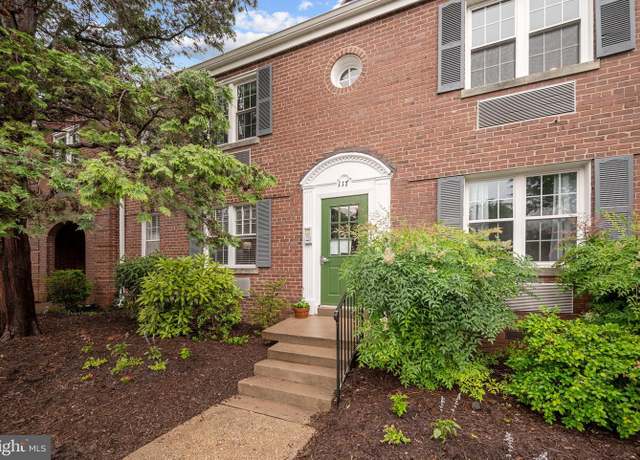 Property at 117 E Glebe Rd Unit C, Alexandria, VA 22305, 1 bed, 1 bath