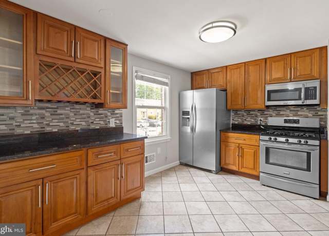 Property at 8042 Saint Annes Ct, Alexandria, VA 22309, 3 beds, 3 baths