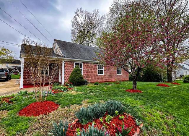 Property at 215 Manassas Dr, Manassas Park, VA 20111, 4 beds, 3 baths