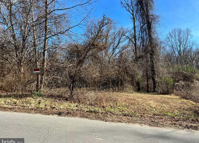 Property at 2037 Cherry Hill Rd, Dumfries, VA 22026