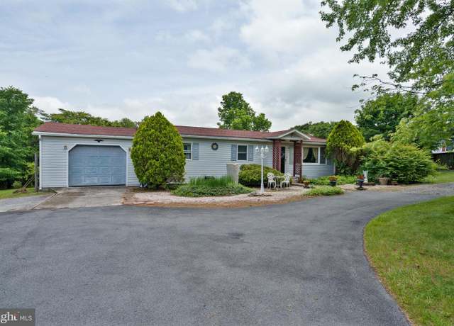 Property at 520 Davis Dr, Martinsburg, WV 25404, 3 beds, 2 baths