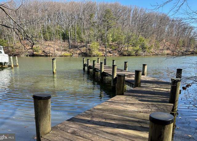 Property at 322 Halsey Rd, Annapolis, MD 21401, 3 beds, 3 baths