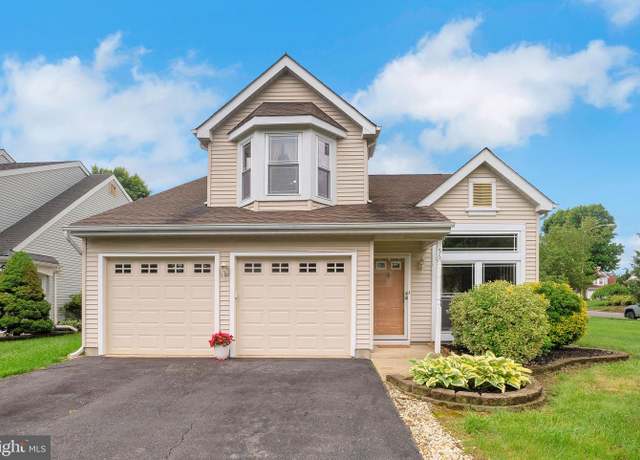 Property at 56 Ridgewood Way, Burlington, NJ 08016, 2 beds, 2.5 baths