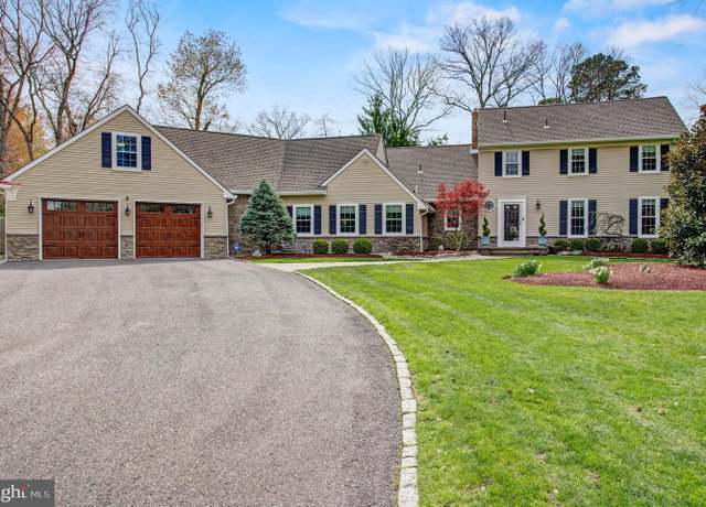 Property at 12 Red Oak Ct, Voorhees, NJ 08043, 4 beds, 3.5 baths