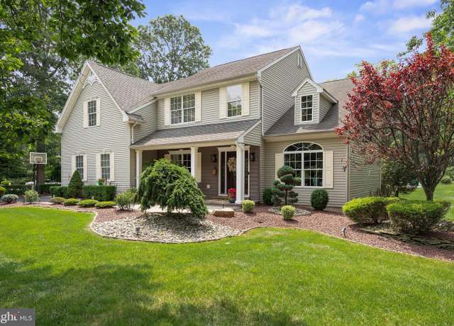 Property at 7 Oak Leaf Dr, New Egypt, NJ 08533, 4 beds, 2.5 baths