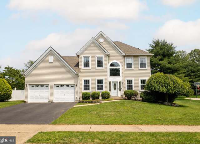 Property at 107 Fairway Dr, Langhorne, PA 19047, 4 beds, 2.5 baths