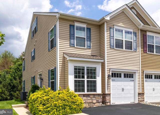 Property at 1005 Chapman Cir, Hatfield, PA 19440, 3 beds, 2.5 baths