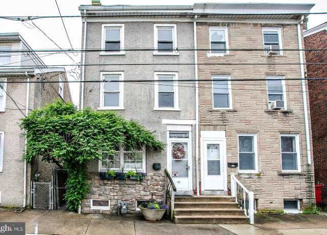 Property at 122 2nd St, Bridgeport, PA 19405, 3 beds