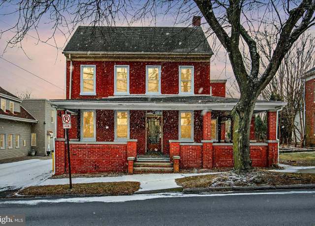 Property at 631 Broadway, Hanover, PA 17331, 5 beds, 1.5 baths