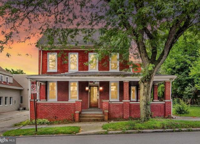 Property at 631 Broadway, Hanover, PA 17331, 5 beds, 1.5 baths
