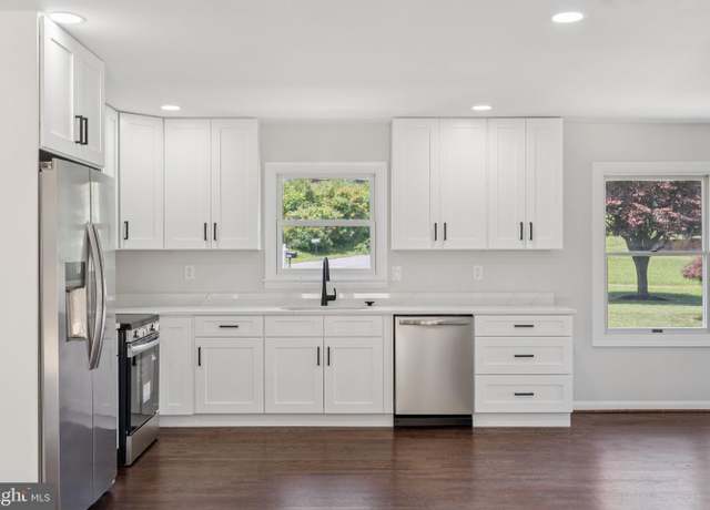 Property at 152 Burnt Church Rd, Winchester, VA 22603, 3 beds, 3 baths