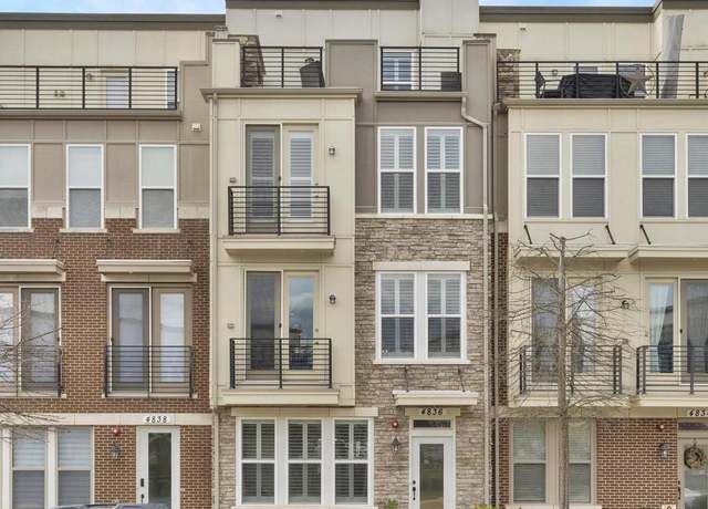 Property at 4836 Garden View Ln, Chantilly, VA 20151, 4 beds, 3.5 baths