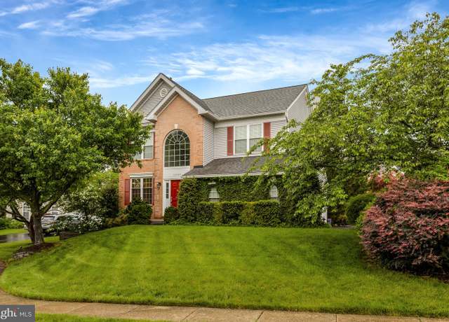 Property at 12405 Willow Falls Dr, Herndon, VA 20170, 4 beds, 3.5 baths