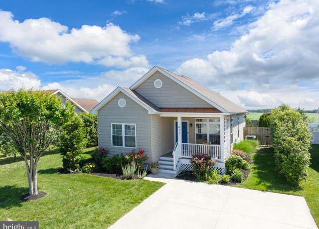 Property at 411 Sussex St, Milton, DE 19968, 3 beds, 2 baths
