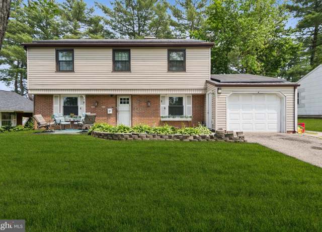 Property at 60 Pinafore Ln, Willingboro, NJ 08046, 4 beds, 2.5 baths