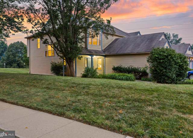 Property at 18 Hawthorne Ct, Hamilton, NJ 08690, 3 beds, 2.5 baths