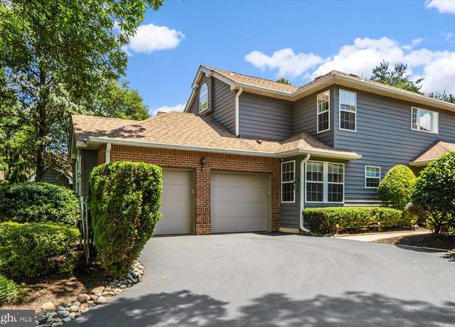 Property at 95 Fairway Blvd, Monroe Township, NJ 08831, 3 beds, 1.5 baths