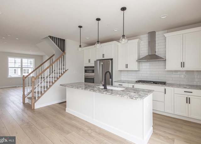 Property at 22 Warren Dr #11, Chalfont, PA 18914, 3 beds, 3.5 baths