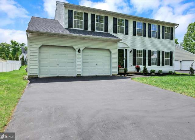 Property at 951 Scarlet Oak Dr, Chalfont, PA 18914, 4 beds, 2.5 baths