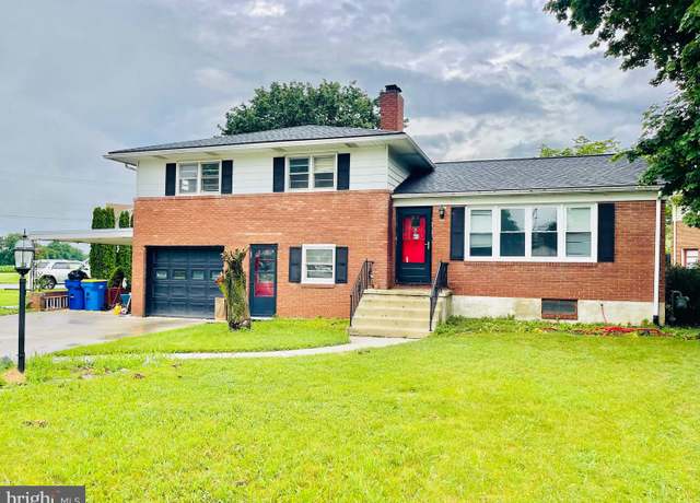 Property at 101 Pine Springs Blvd, York, PA 17408, 3 beds, 2 baths