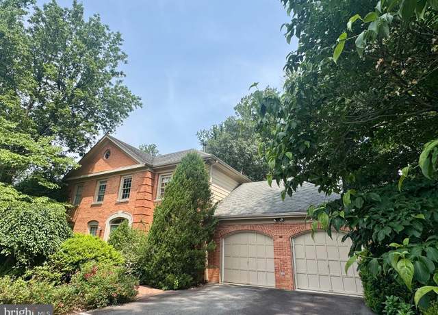 Property at 8406 Holly Leaf Dr, Mclean, VA 22102