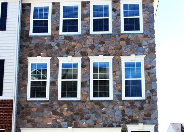 Property at 42217 Dean Chapel Sq, Chantilly, VA 20152, 4 beds, 3.5 baths