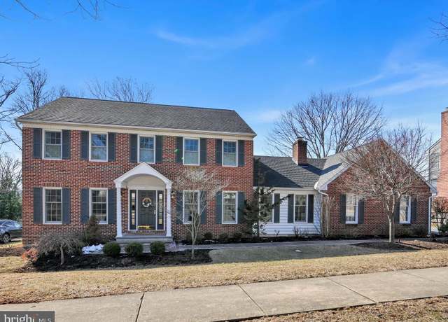 Property at 208 Sturbridge Dr, Reading, PA 19610, 4 beds, 2.5 baths