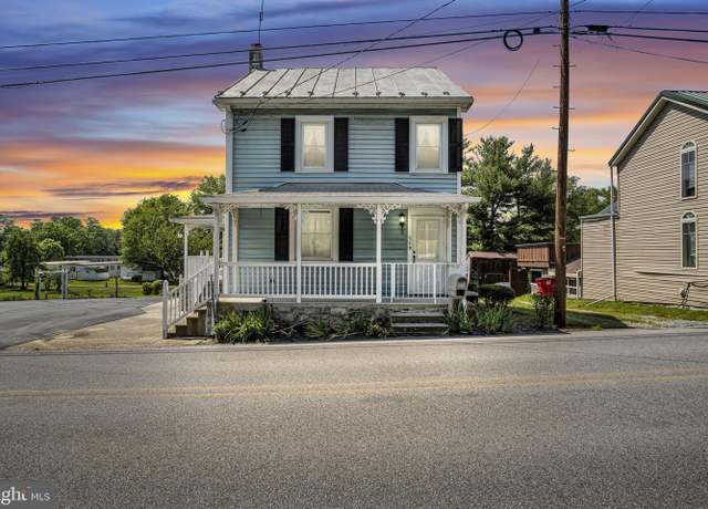 Property at 23 Mountain St, Mount Holly Springs, PA 17065, 4 beds, 1.5 baths