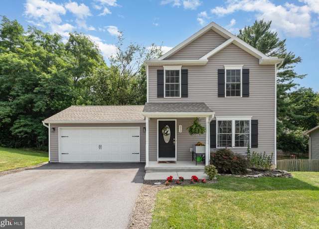 Property at 213 Crown Ct, Waynesboro, PA 17268, 3 beds, 2.5 baths